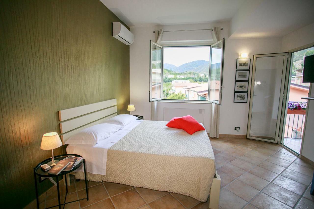 B&B Scirocco House Oliveri Exterior photo